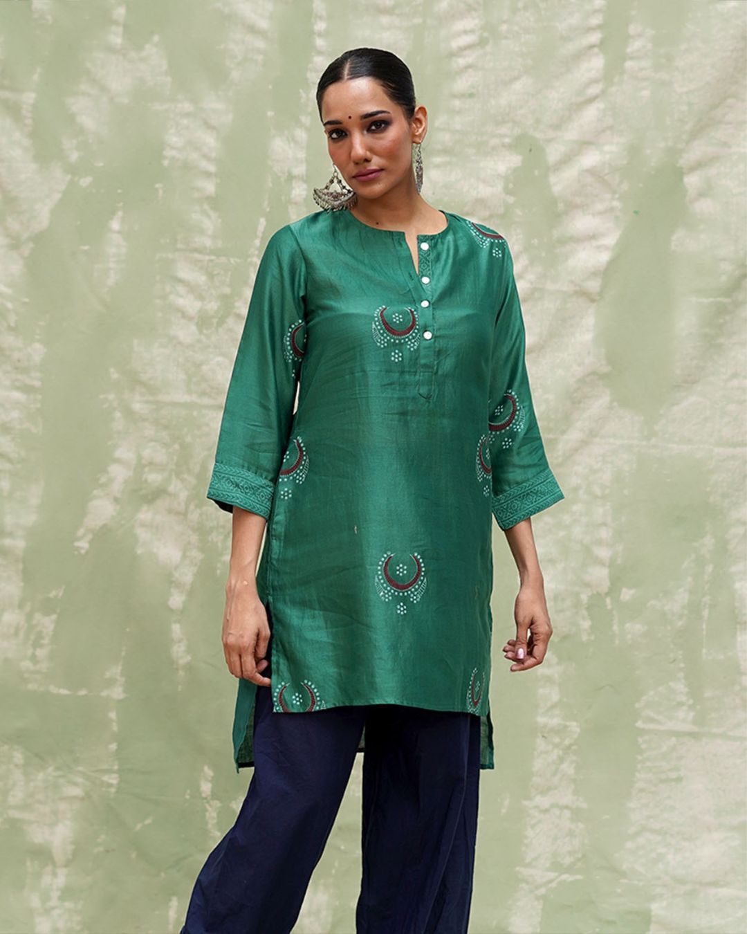 Mere Aangan Mein Green Handblock Printed Chanderi Silk Kurti - CHD