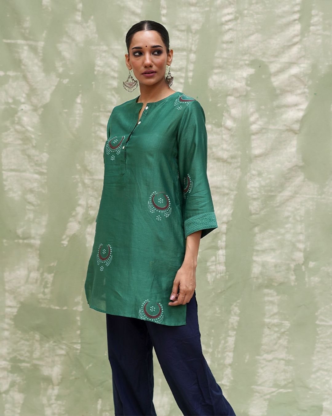 Mere Aangan Mein Green Handblock Printed Chanderi Silk Kurti - CHD