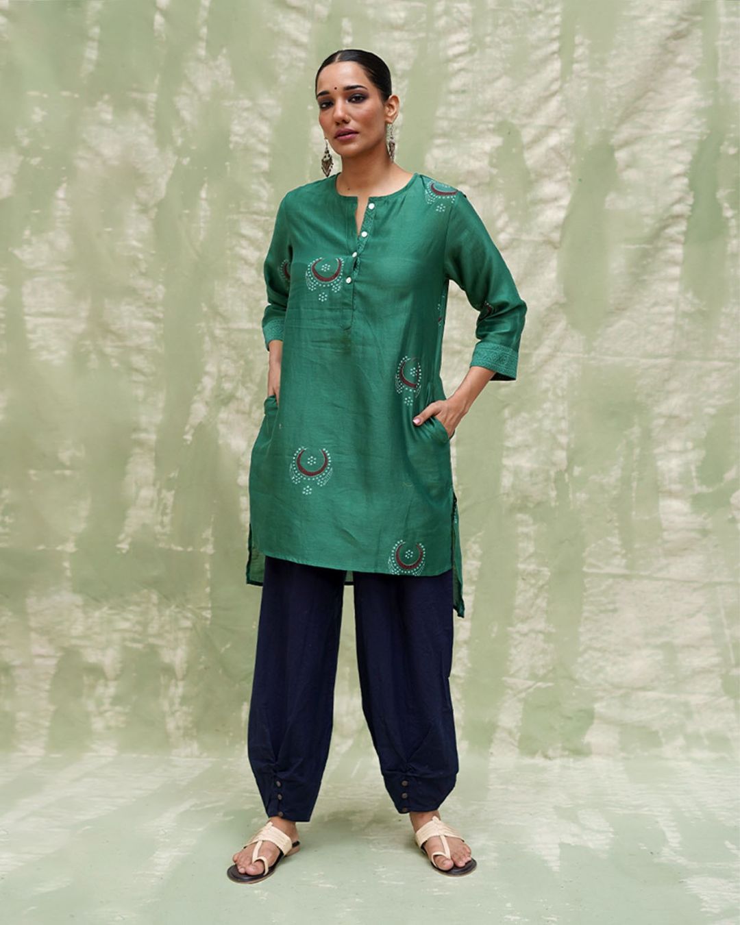 Mere Aangan Mein Green Handblock Printed Chanderi Silk Kurti - CHD