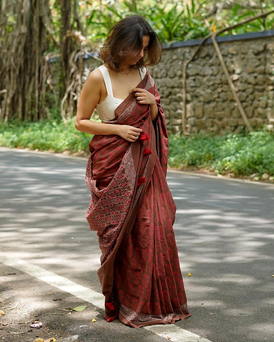 Tiramisu Barfi Maroon Brown Handblock Print Cotton Saree - PBC
