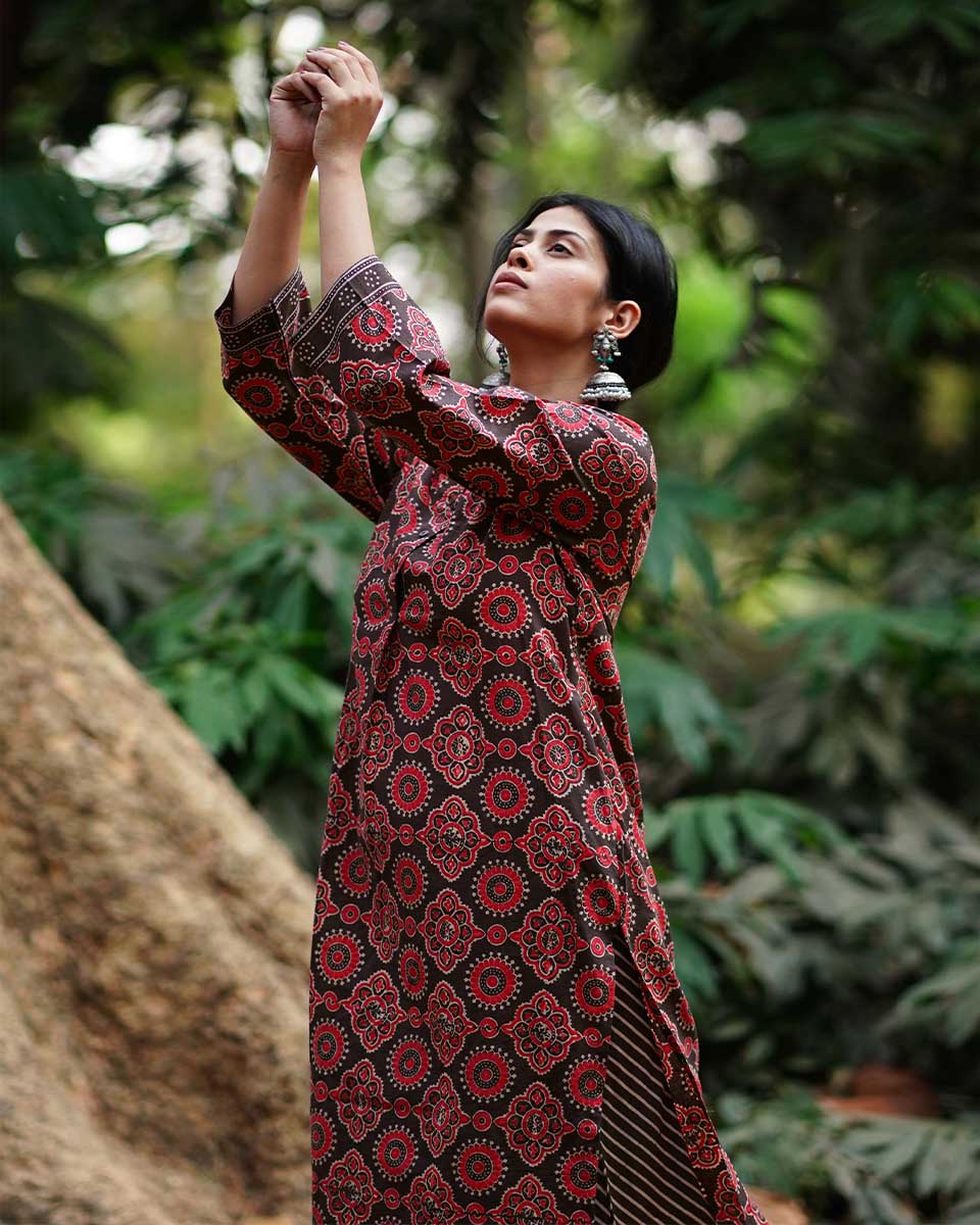 Nadi Si Tu Brown Block Printed Cotton Kurti - WW