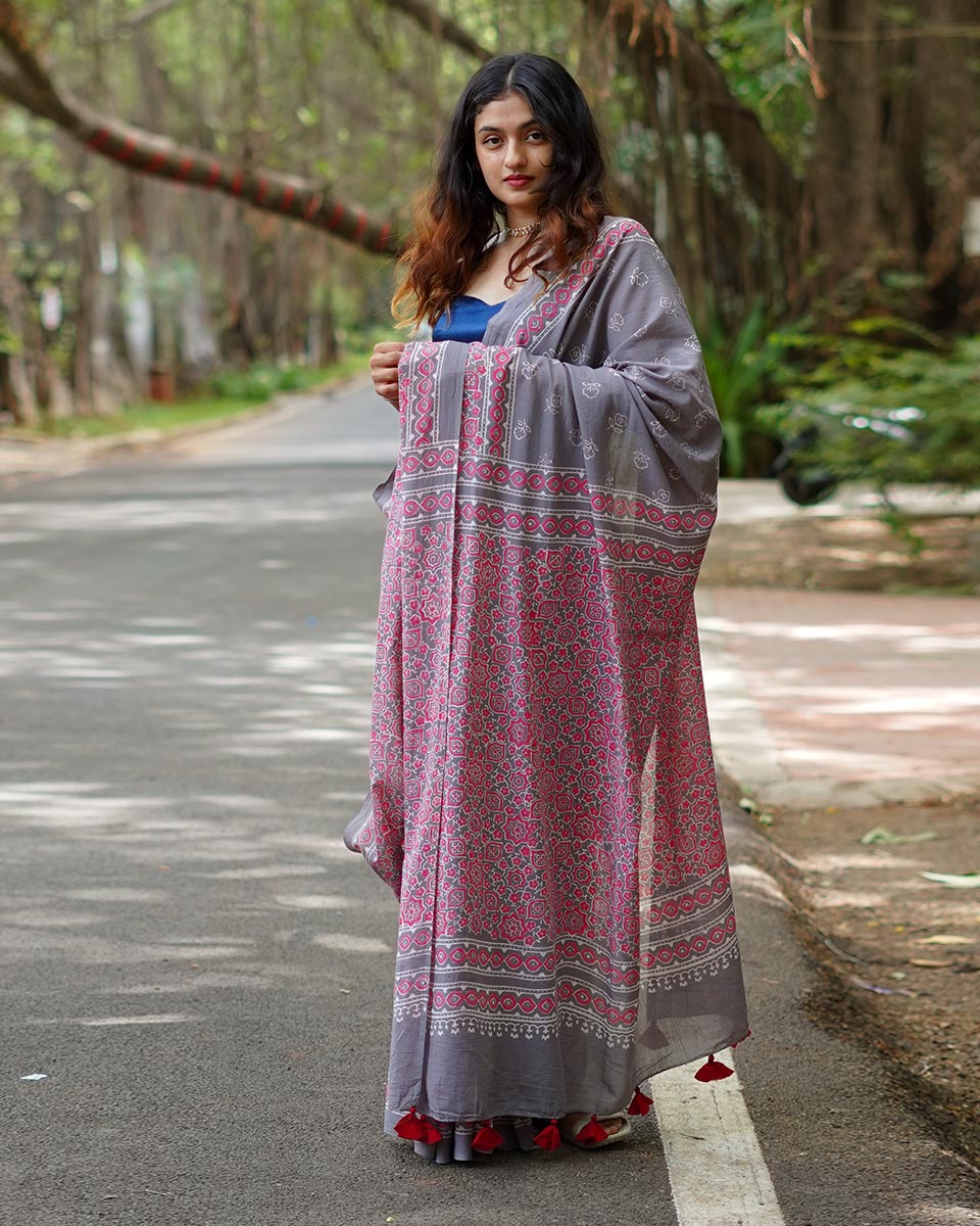 Rose Milk Cake Grey With Pink Handblock Print Cotton Saree - PBC