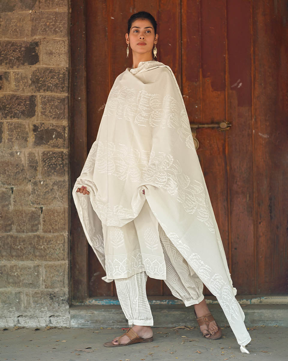 Dupatta | Dupatta Designs | Ivory Dupatta | Cotton Dupatta | Chidiyaa