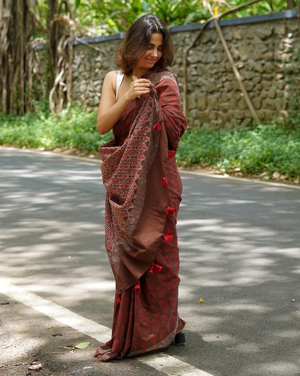 Tiramisu Barfi Maroon Brown Handblock Print Cotton Saree - PBC