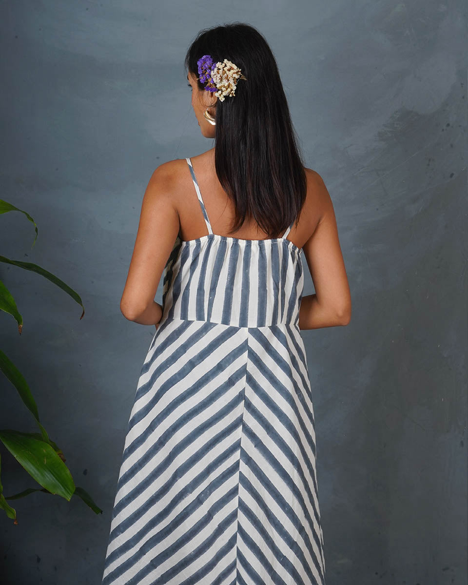 Dresses gown | Dresses online | Dresses neck designs