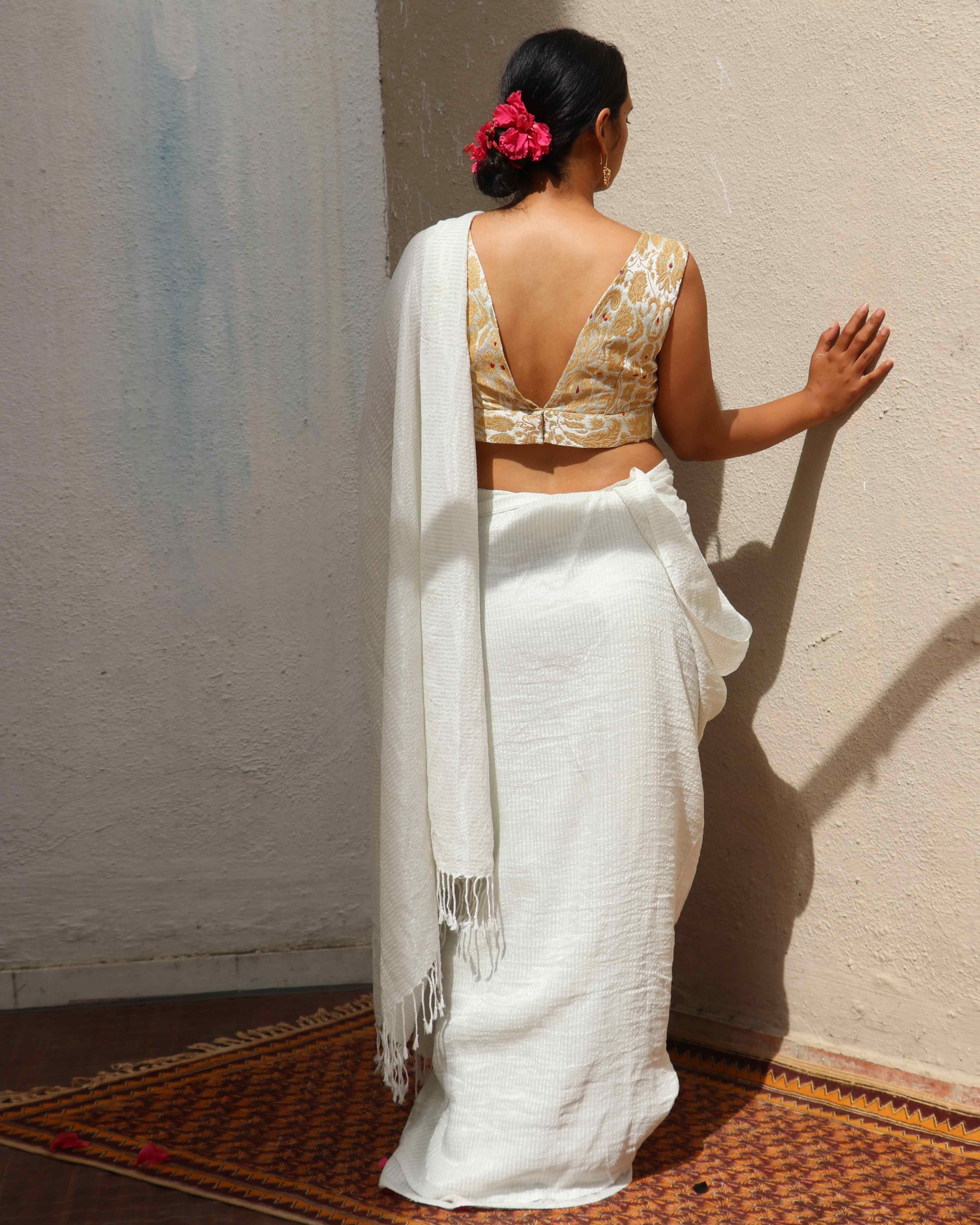 Parna White Handwoven Linen Zari Saree - TOG