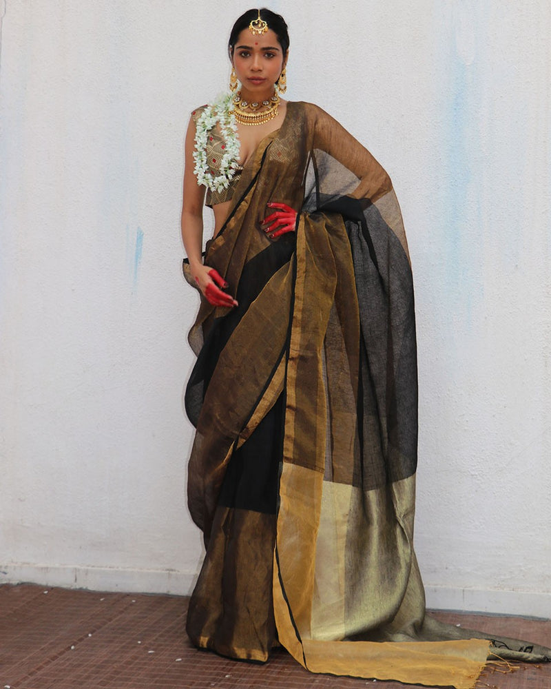 Urvashi Handwoven Linen Zari Saree
