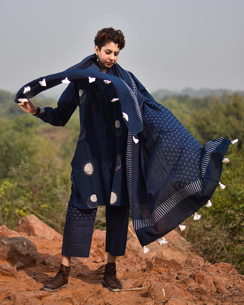 Indigo Flow Blockprinted Cotton Dupatta - Awargi