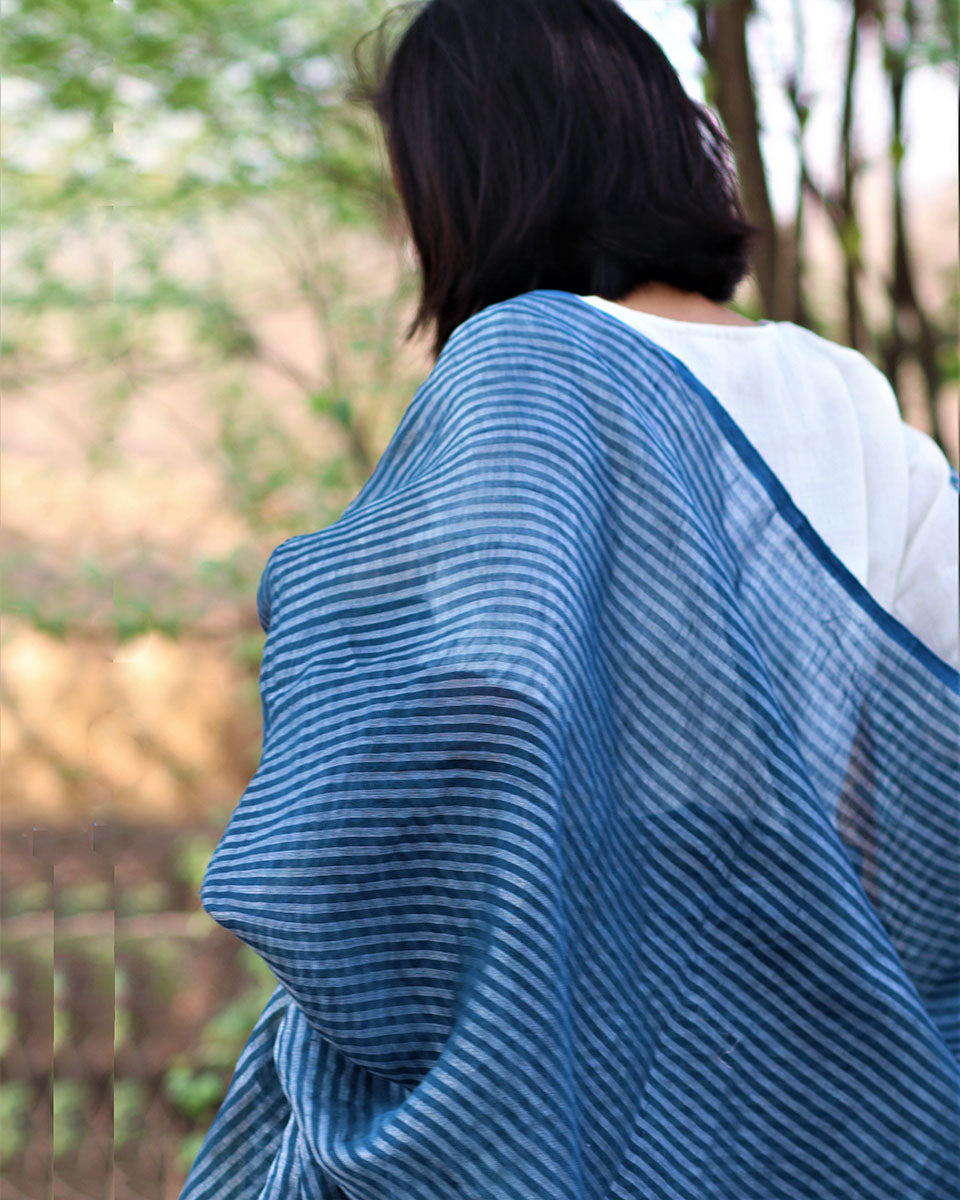 Silviane Handwoven And Hands-Spun Linen Zari Saree