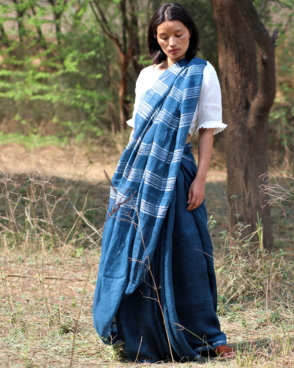 Nyala Handwoven And Hands-Spun Linen Zari Saree