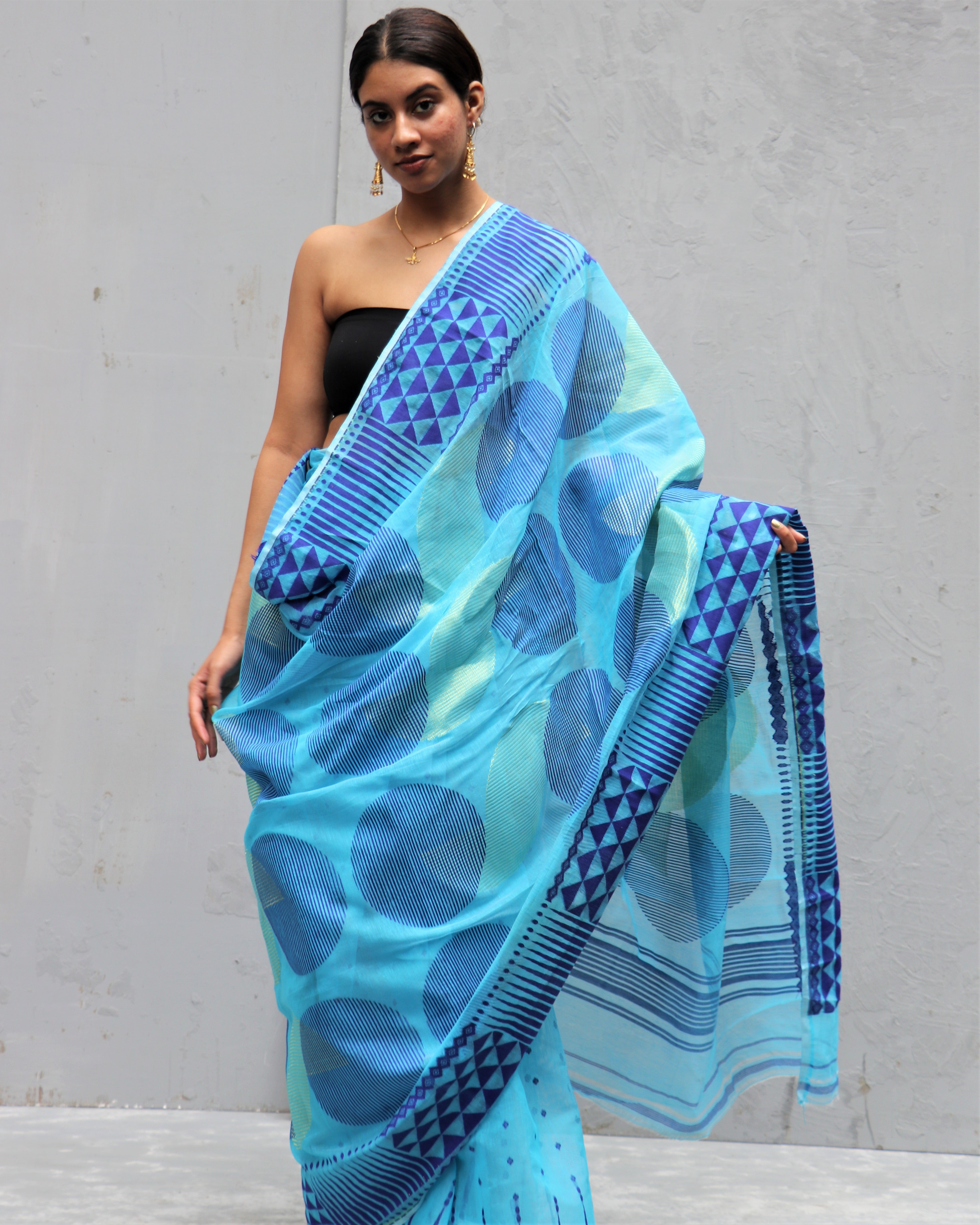 Aasmaani Handwoven Cotton Blend Saree