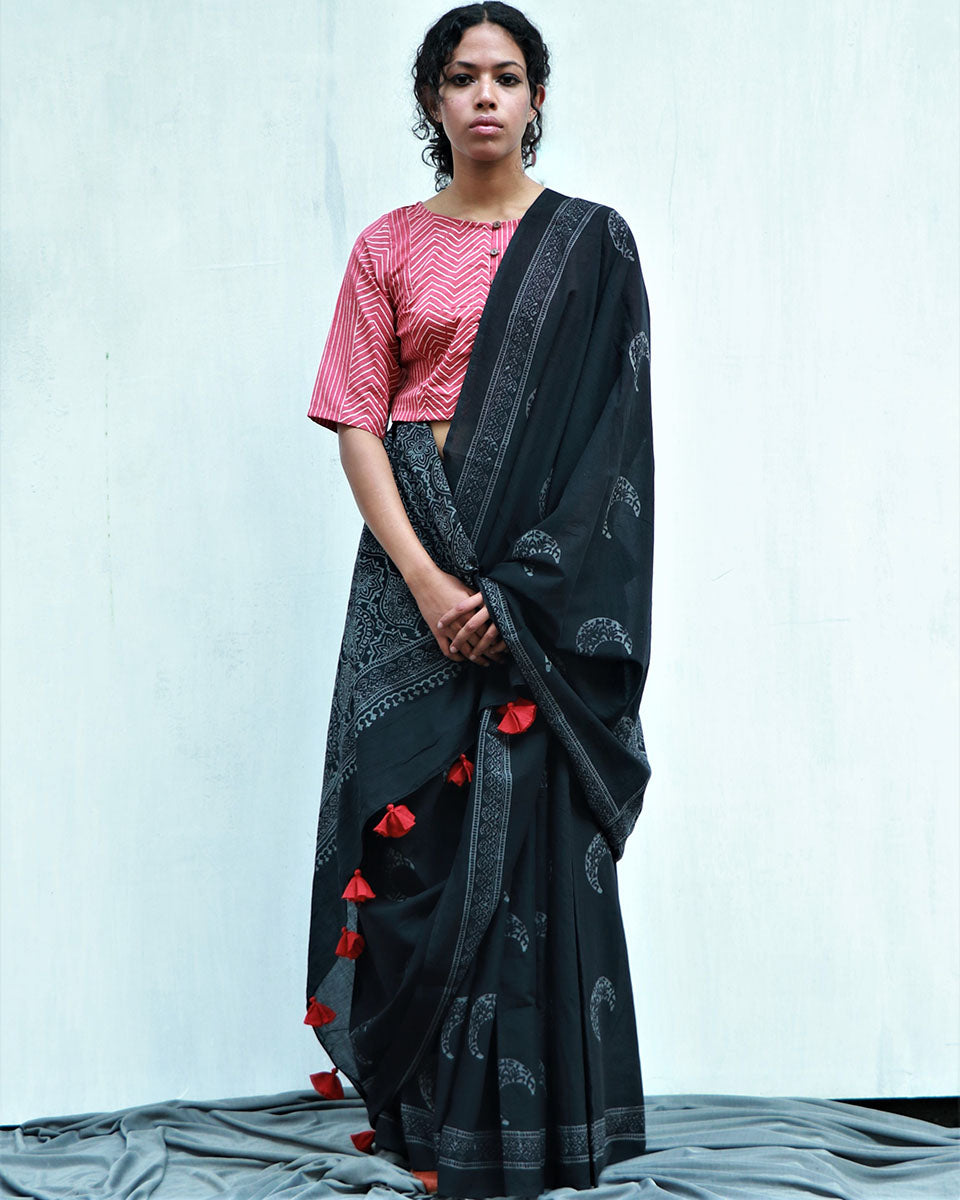 Black Cotton Saree | mul mul cotton saree | Cotton saree online | Black Saree Cotton | Chidiyaa