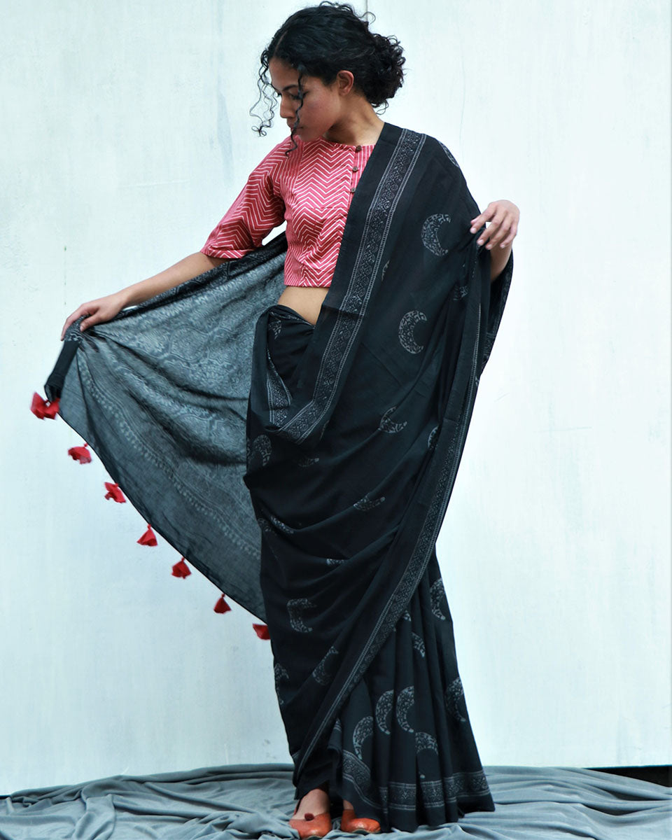 Black Cotton Saree | mul mul cotton saree | Cotton saree online | Black Saree Cotton | Chidiyaa