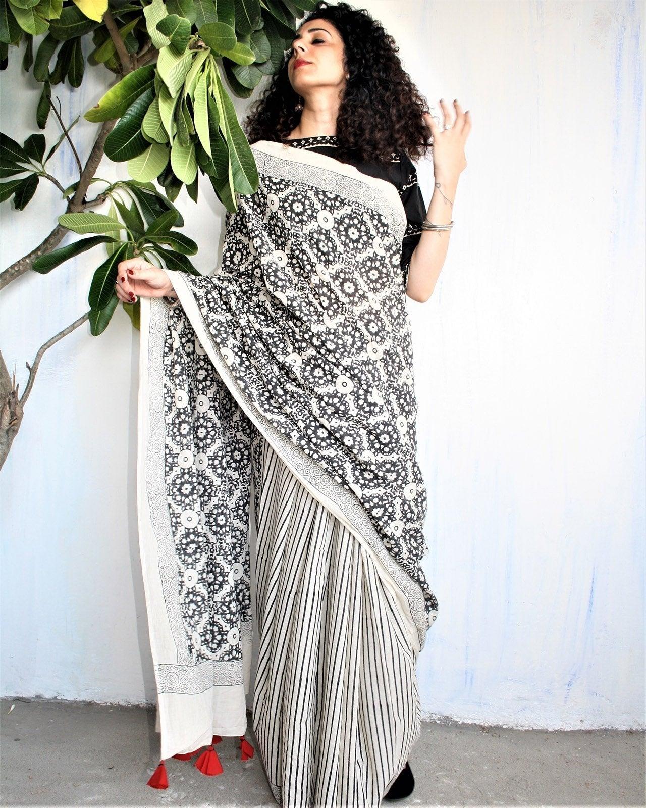 Black Cotton Saree | mul mul cotton saree | Cotton saree online | Black Saree Cotton | Cotton sarees | Chidiyaa