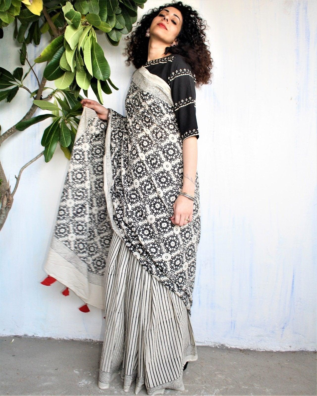 Black Cotton Saree | mul mul cotton saree | Cotton saree online | Black Saree Cotton | Cotton sarees | Chidiyaa