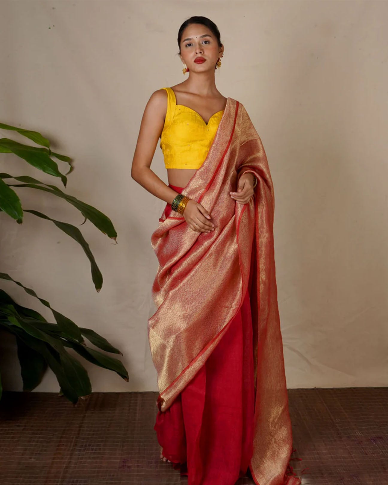 Abhati Red Handwoven Linen Zari Saree - Eknoor