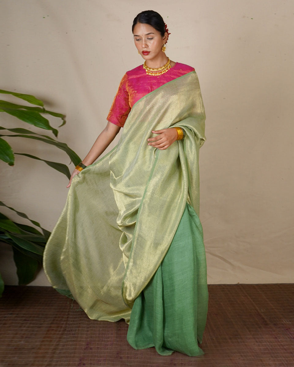 Ishya Green Handwoven Linen Zari Saree - Eknoor