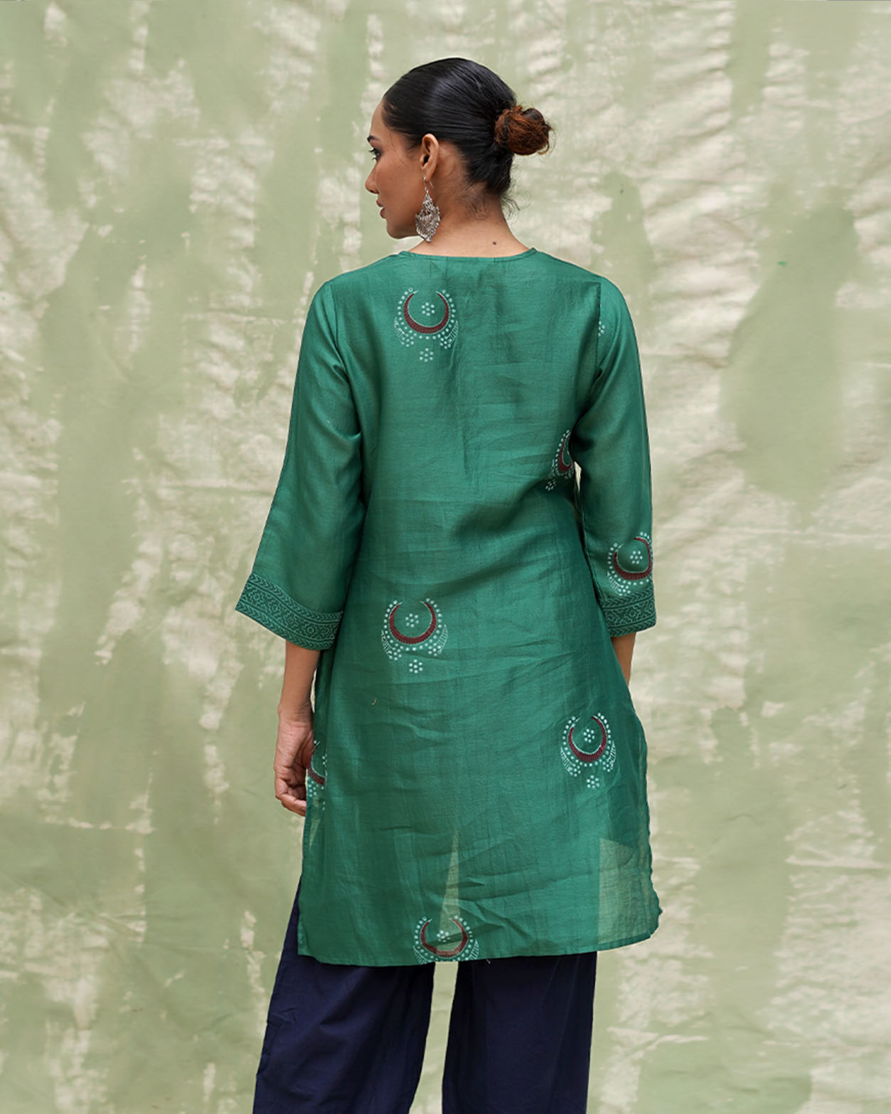 Mere Aangan Mein Green Handblock Printed Chanderi Silk Kurti - CHD