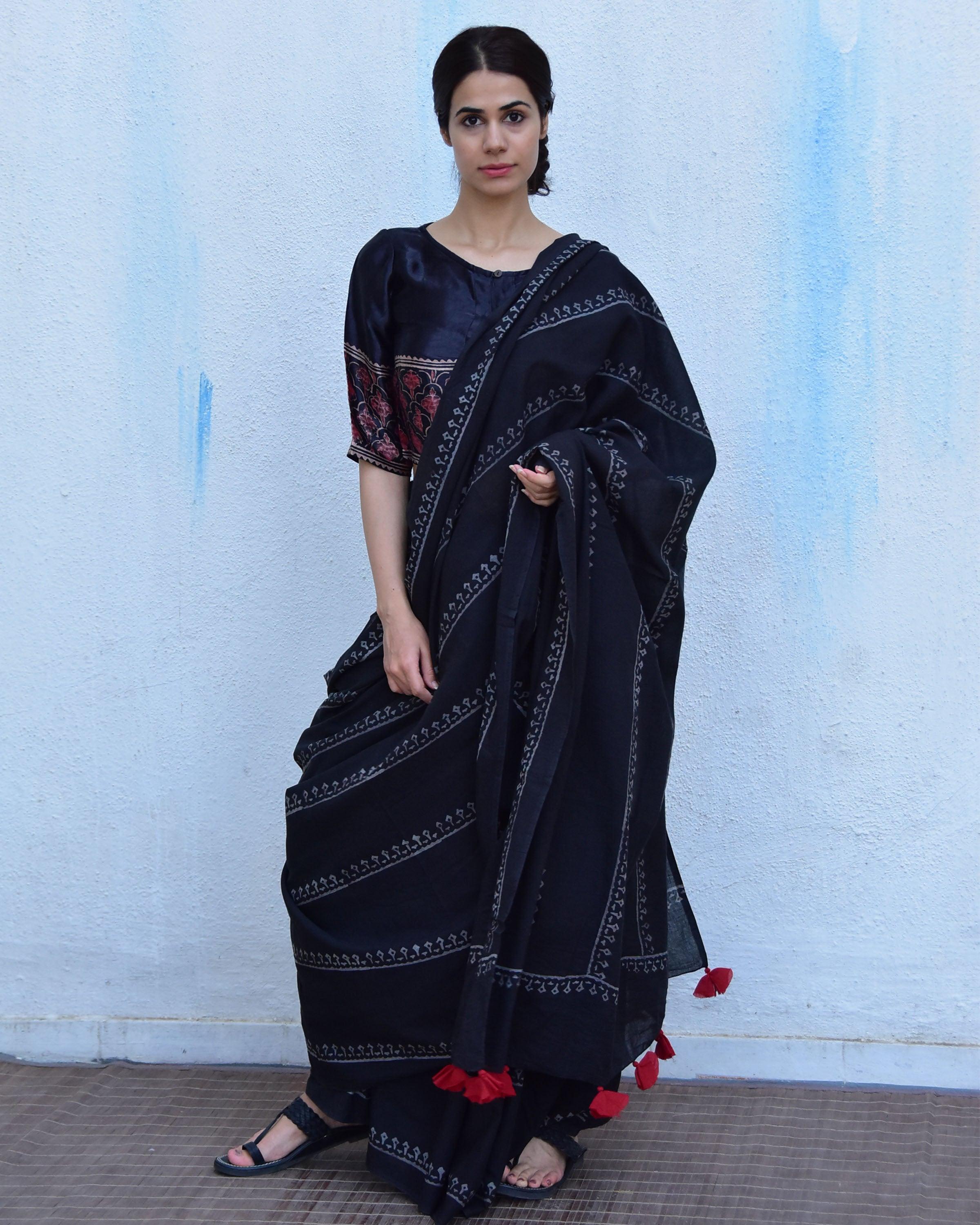 Cotton sarees | black cotton sarees | cotton sarees black | Cotton mul mul saree | Chidiyaa 