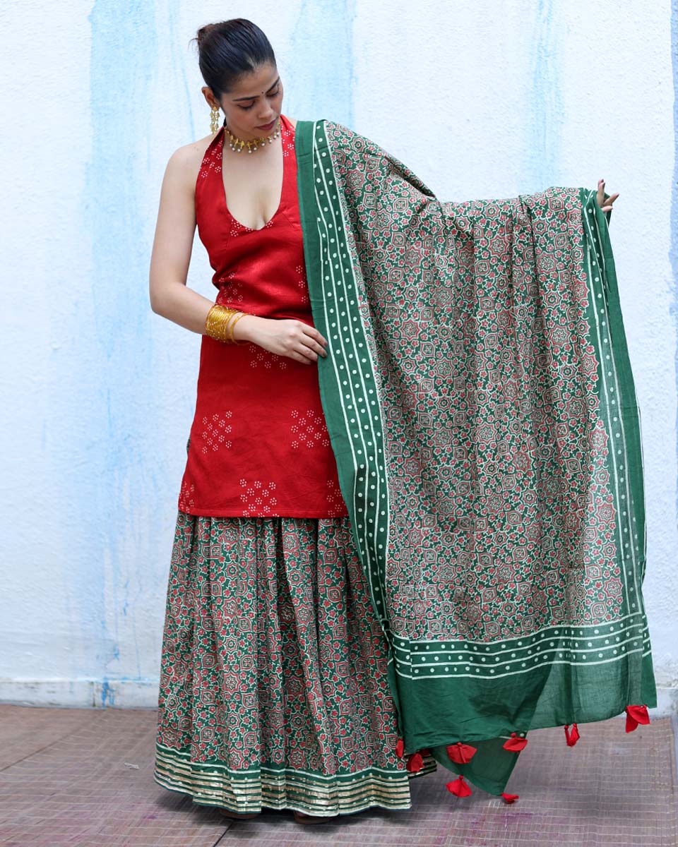 Umeed Green Handblock Print Cotton Dupatta - RSH