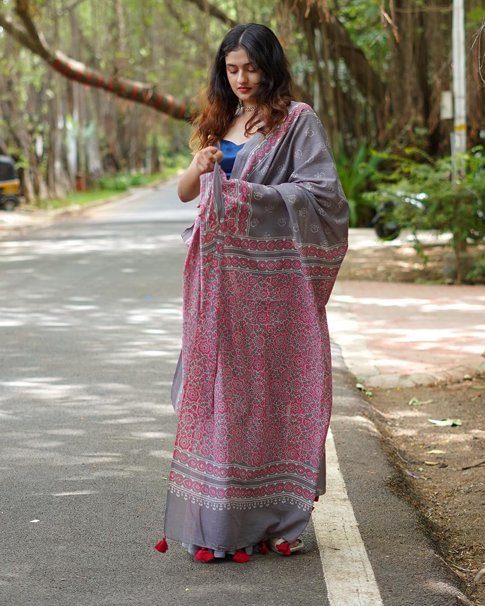 Rose Milk Cake Grey With Pink Handblock Print Cotton Saree - PBC