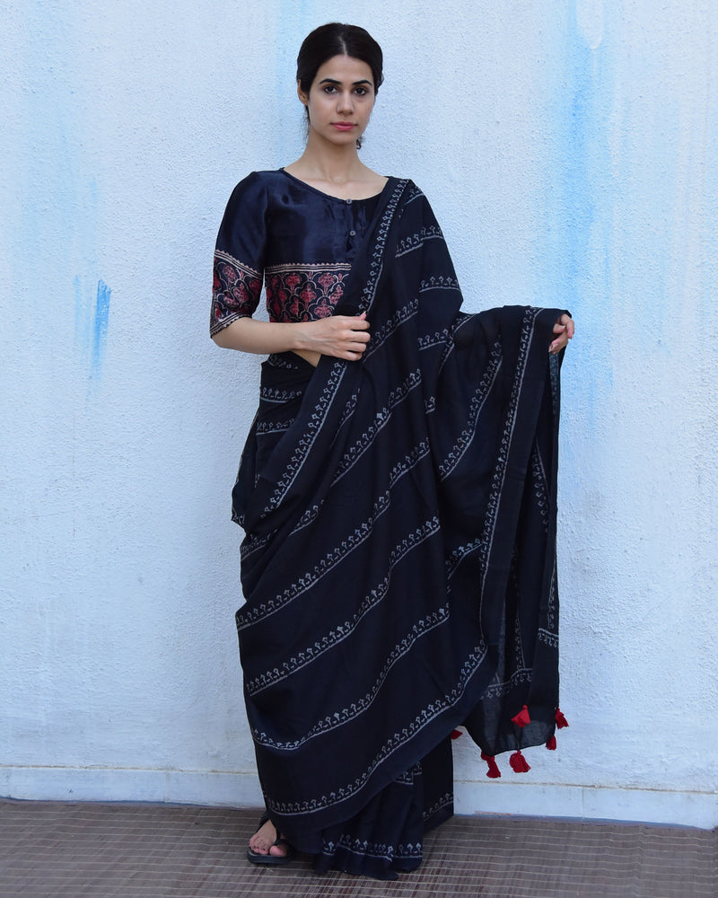 Cotton sarees | black cotton sarees | cotton sarees black | Cotton mul mul saree | Chidiyaa 