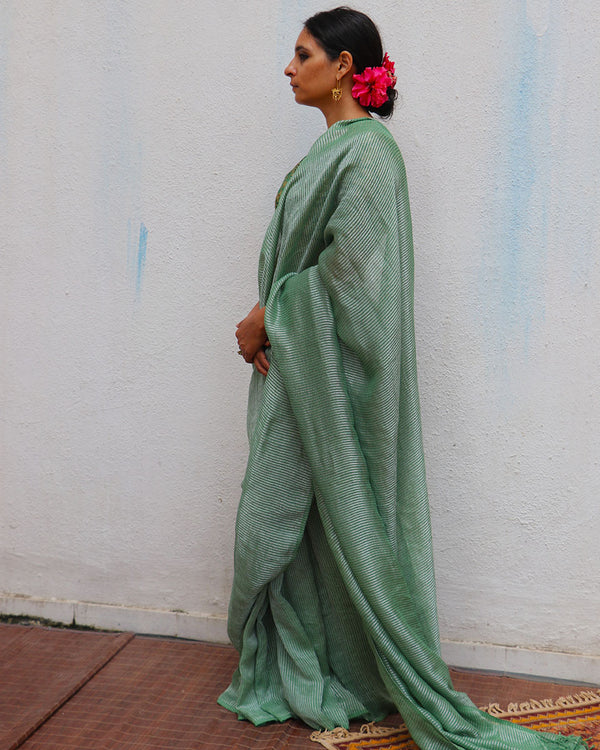 Lush Green Handwoven Linen Zari Saree - TOG