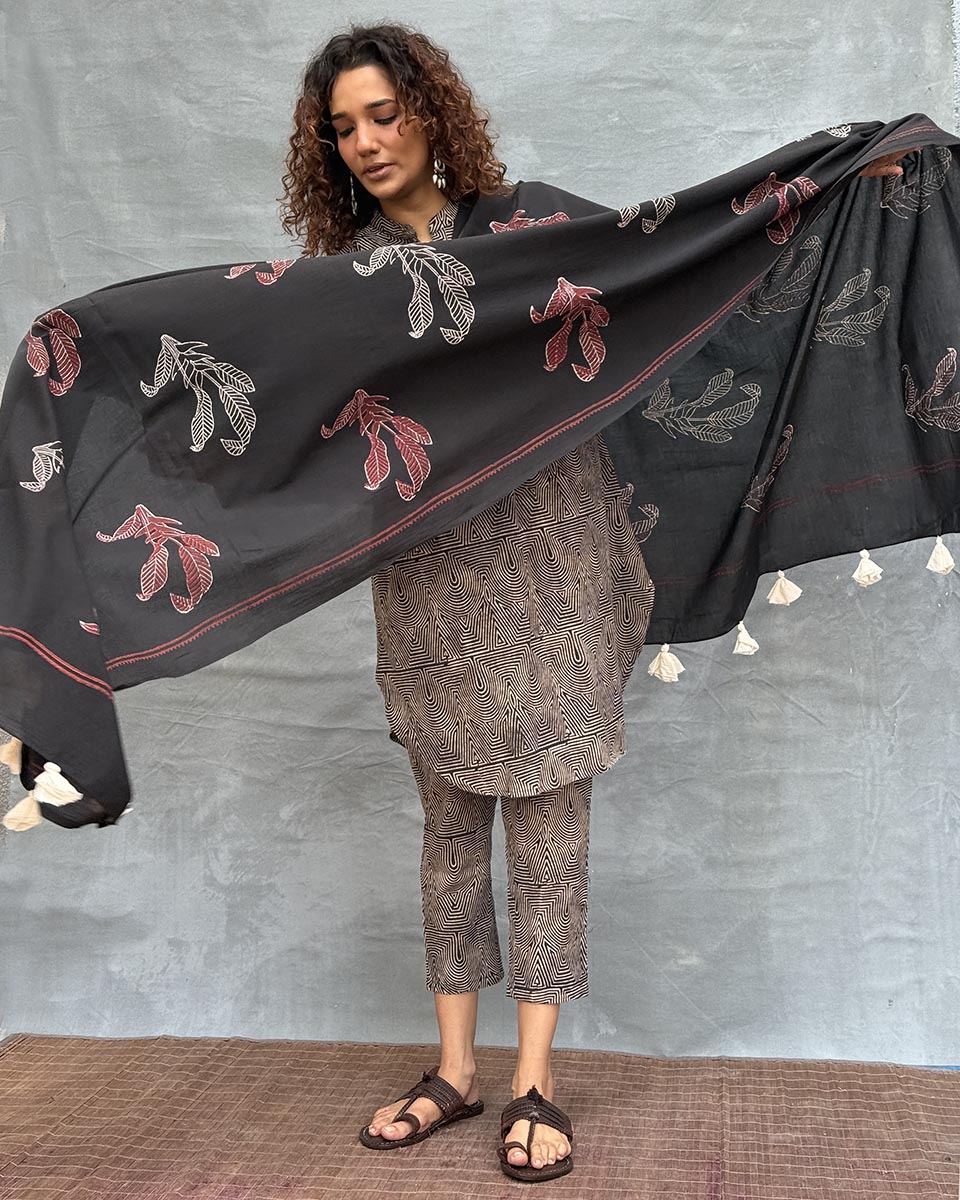 Drifting Through Dawn Blockprinted Cotton Dupatta