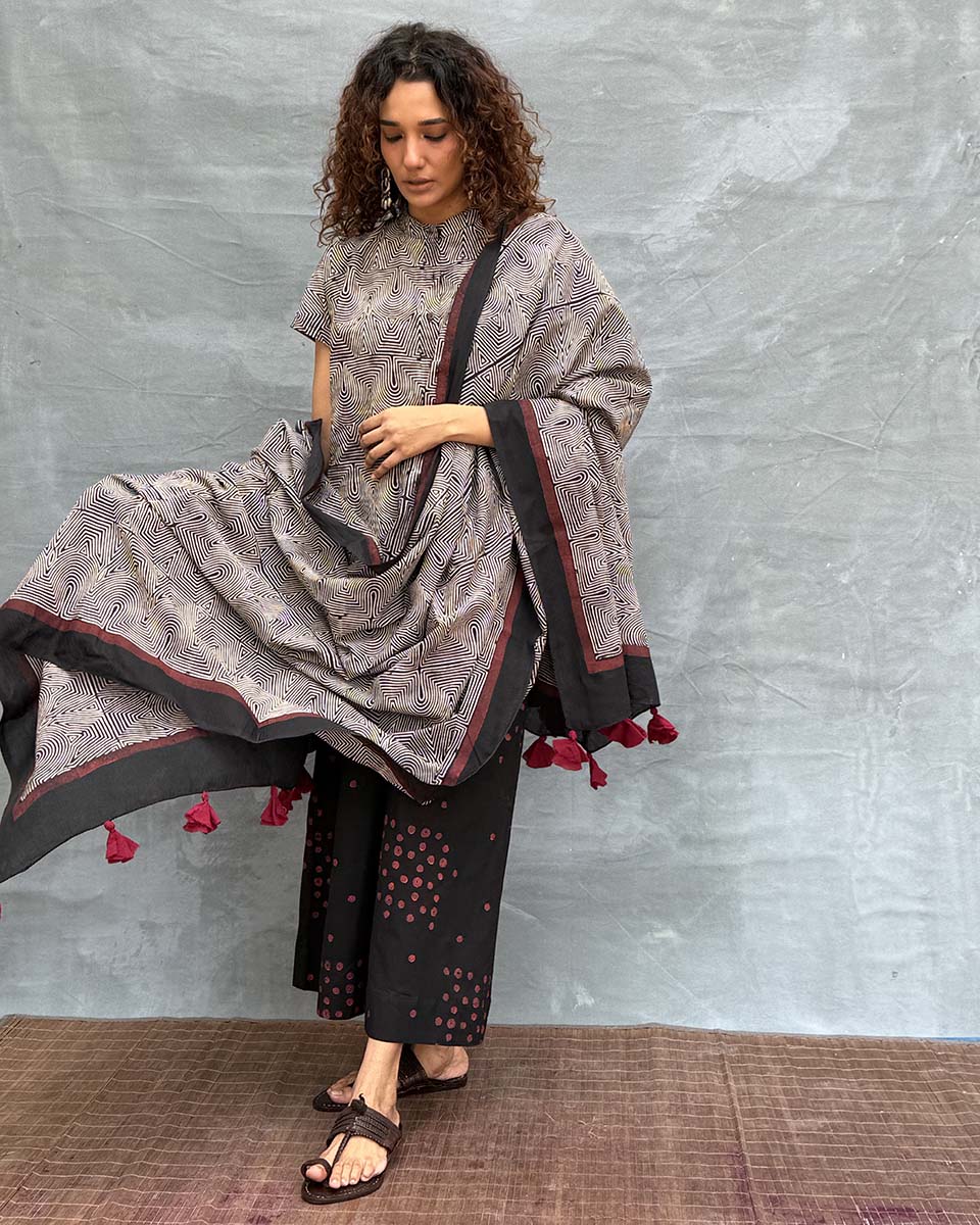 Winter’s Veil Blockprinted Cotton Dupatta