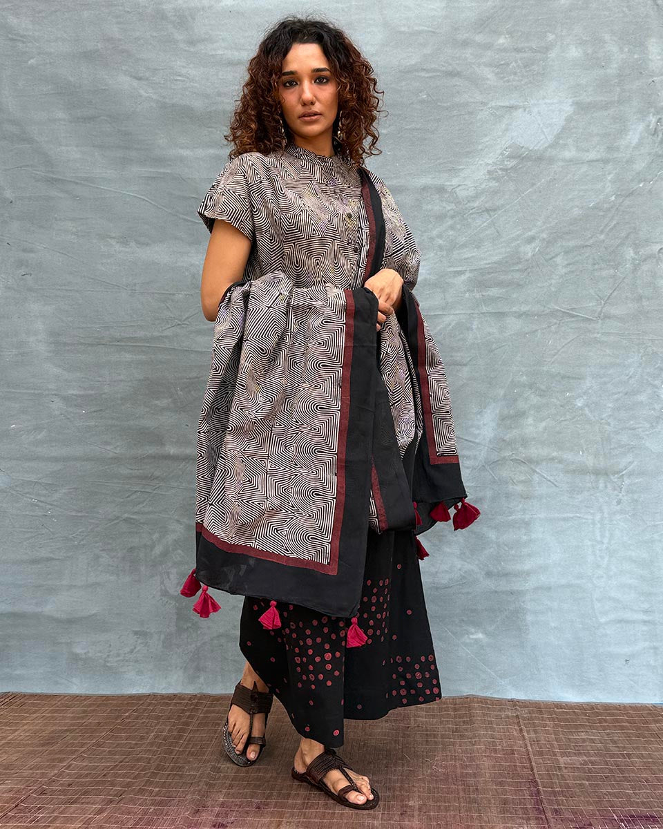 Winter’s Veil Blockprinted Cotton Dupatta