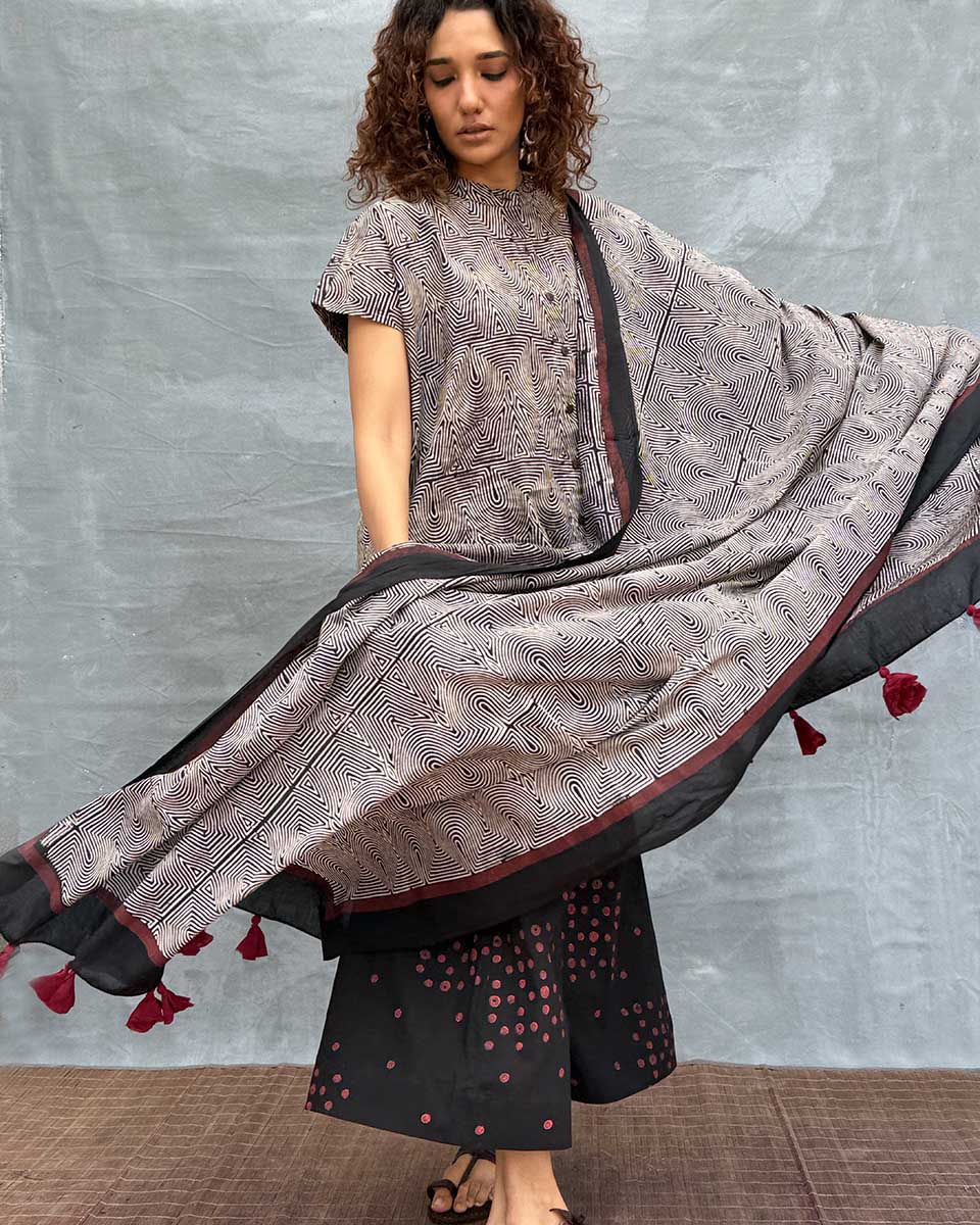 Winter’s Veil Blockprinted Cotton Dupatta