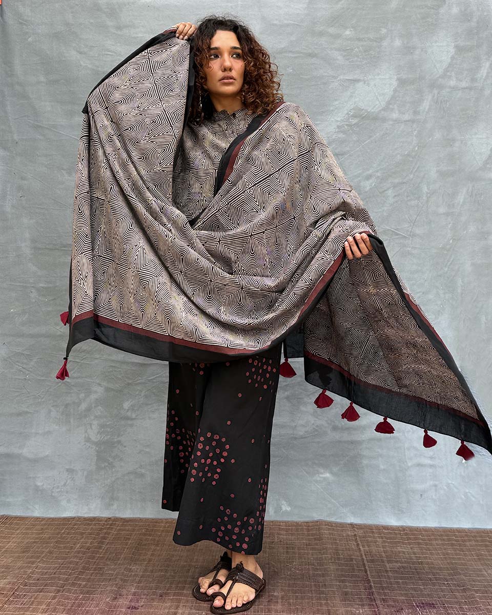 Winter’s Veil Blockprinted Cotton Dupatta