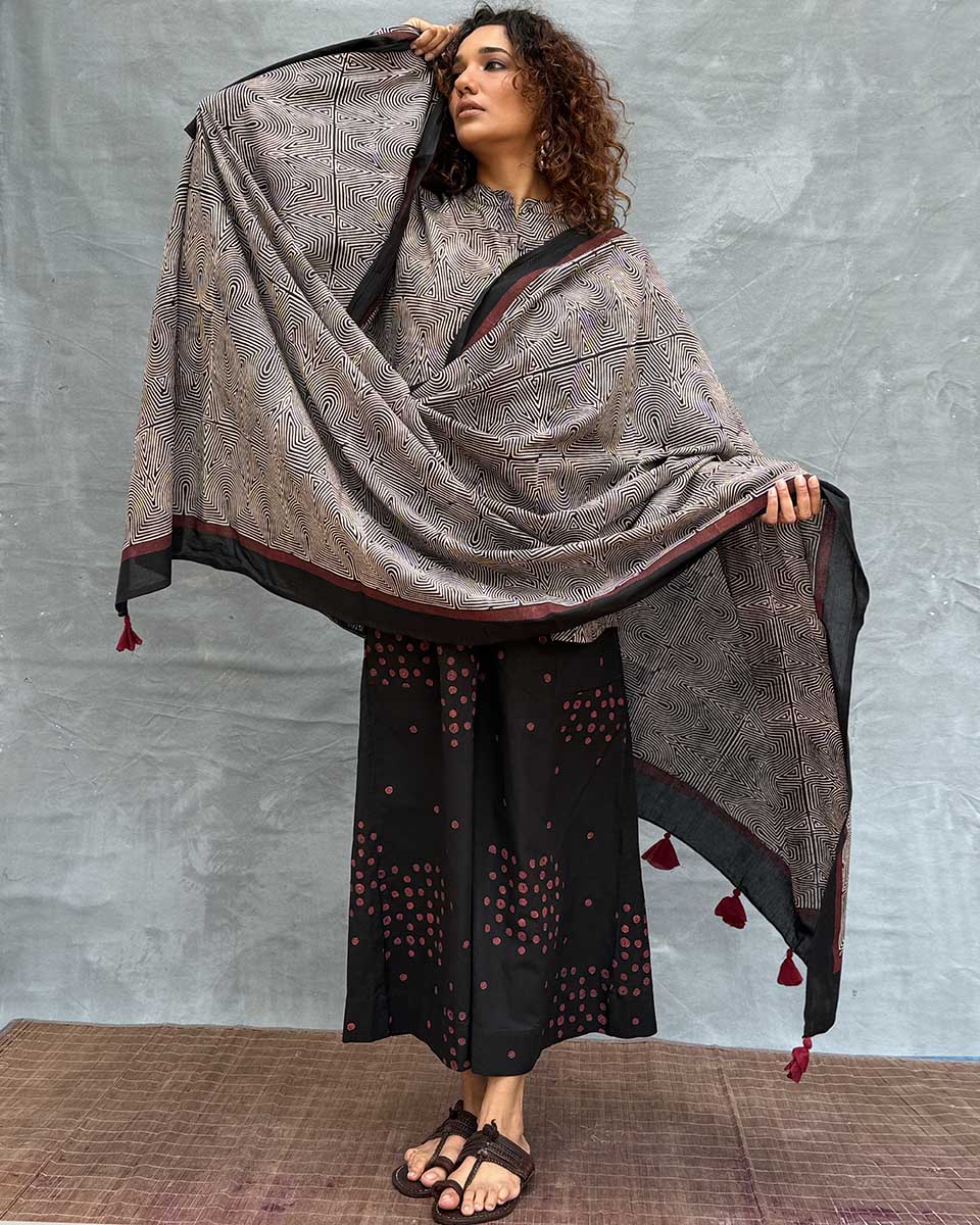 Winter’s Veil Blockprinted Cotton Dupatta