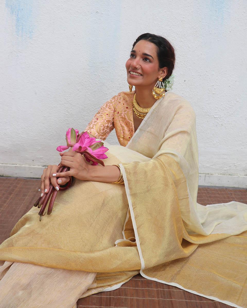 Lalitha Handwoven Linen Zari  Saree - Onam