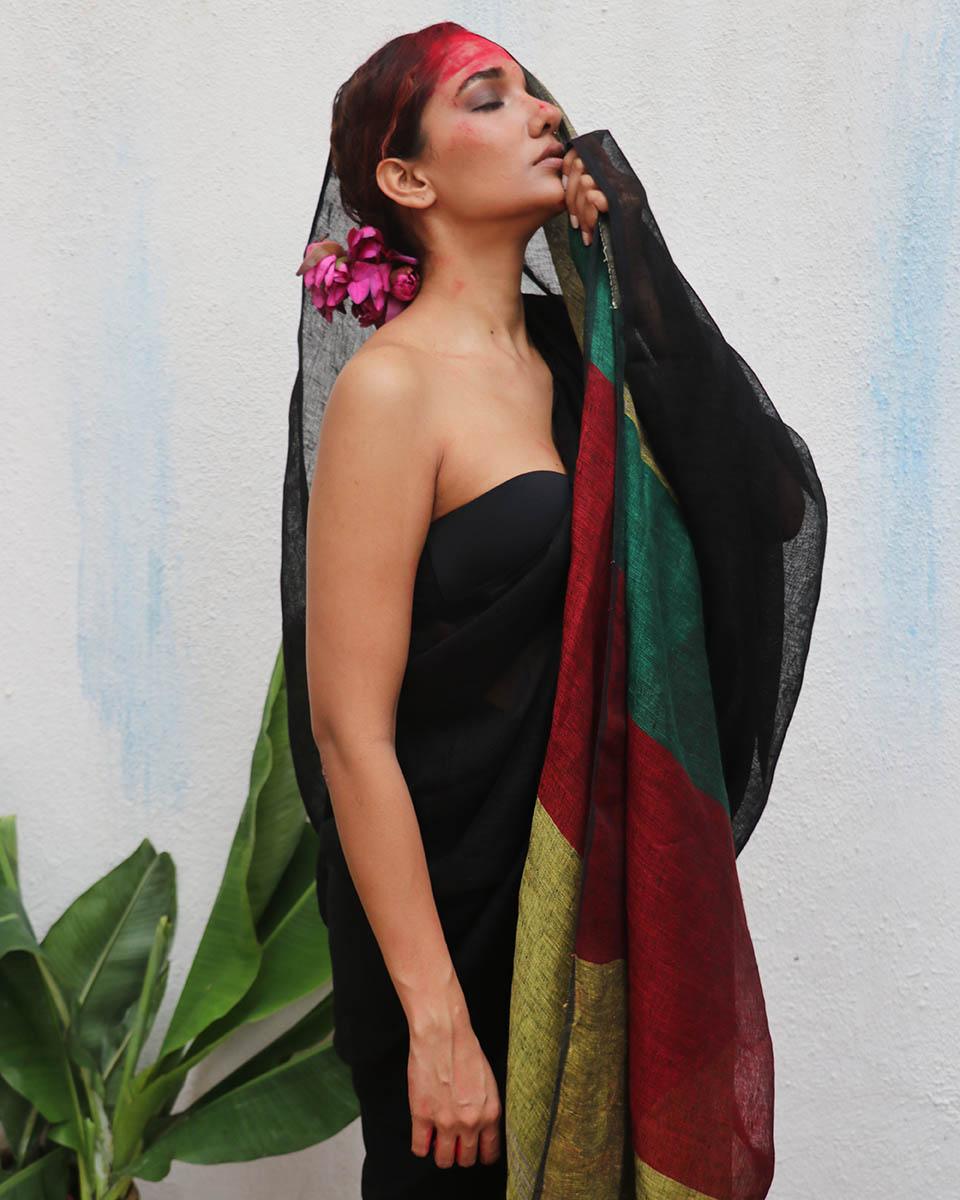 Yogini Handwoven Linen Saree - Kaali