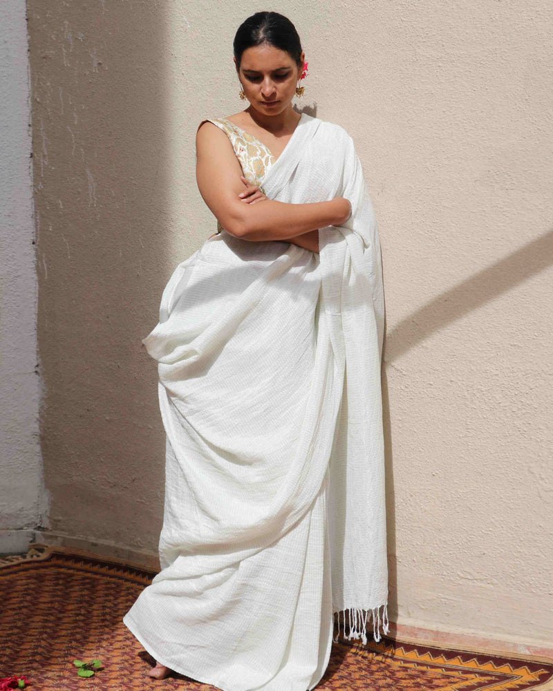 Parna White Handwoven Linen Zari Saree - TOG