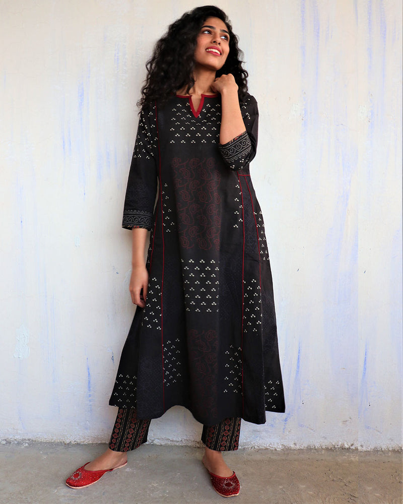 Black Handprinted Mashru Silk Kurta Set of 2| Chidiyaa – Chidiyaa