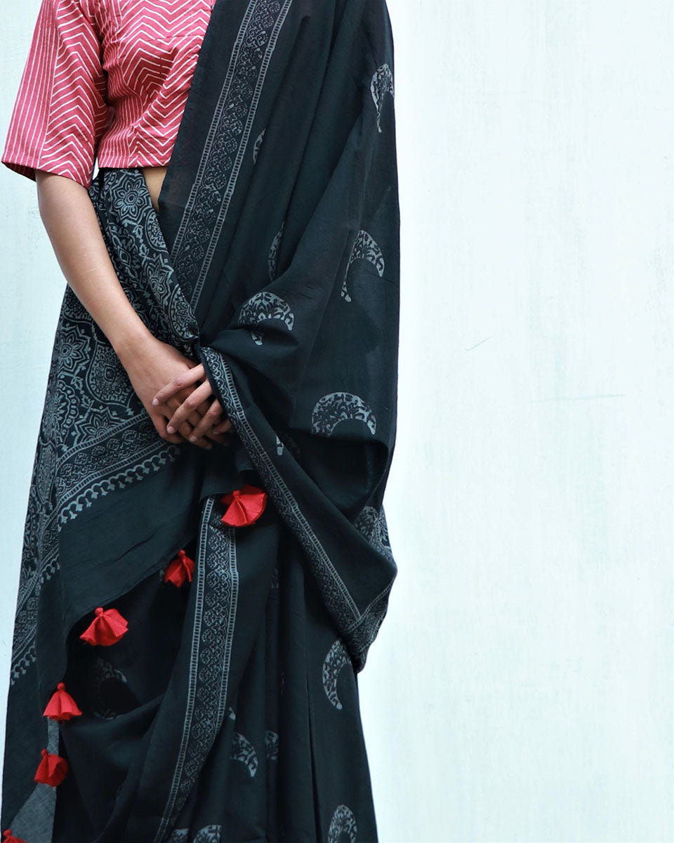 Black Cotton Saree | mul mul cotton saree | Cotton saree online | Black Saree Cotton | Chidiyaa